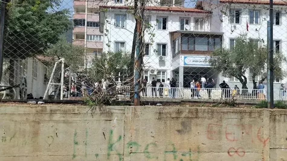 Kahramanmaraş’taki okul saldırısında bir velinin saldırganı etkisiz hale getirdiği öne sürüldü