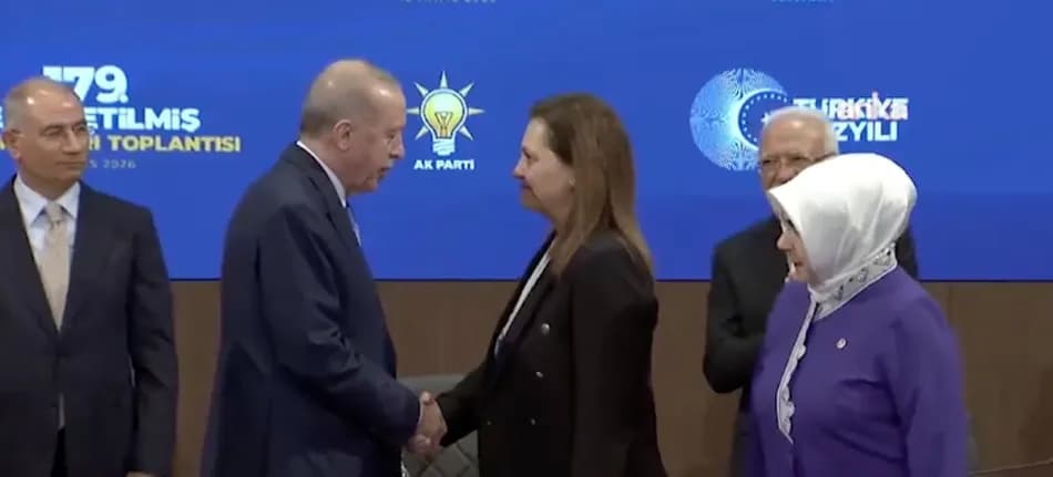 Afyonkarahisar Belediye Başkanı Burcu Köksal'ın AKP'ye katıldığı açıklandı