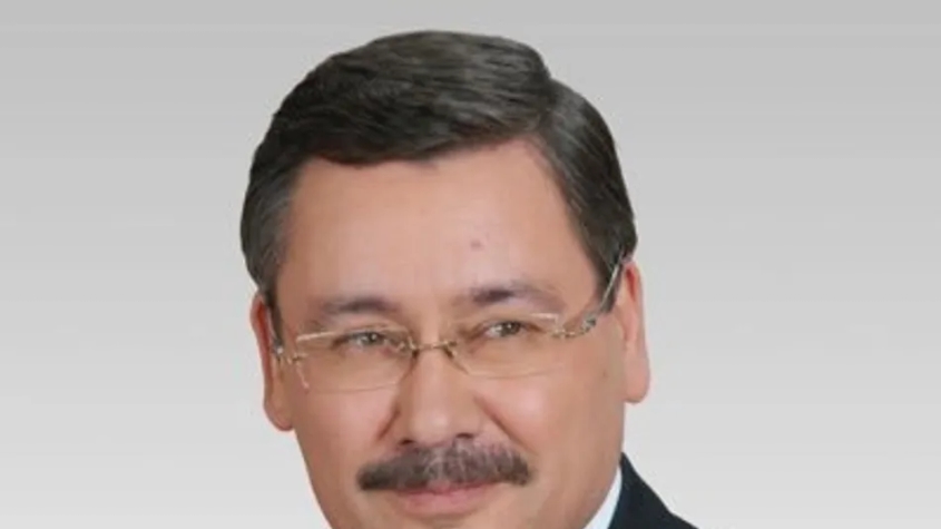 Melih Gökç...
