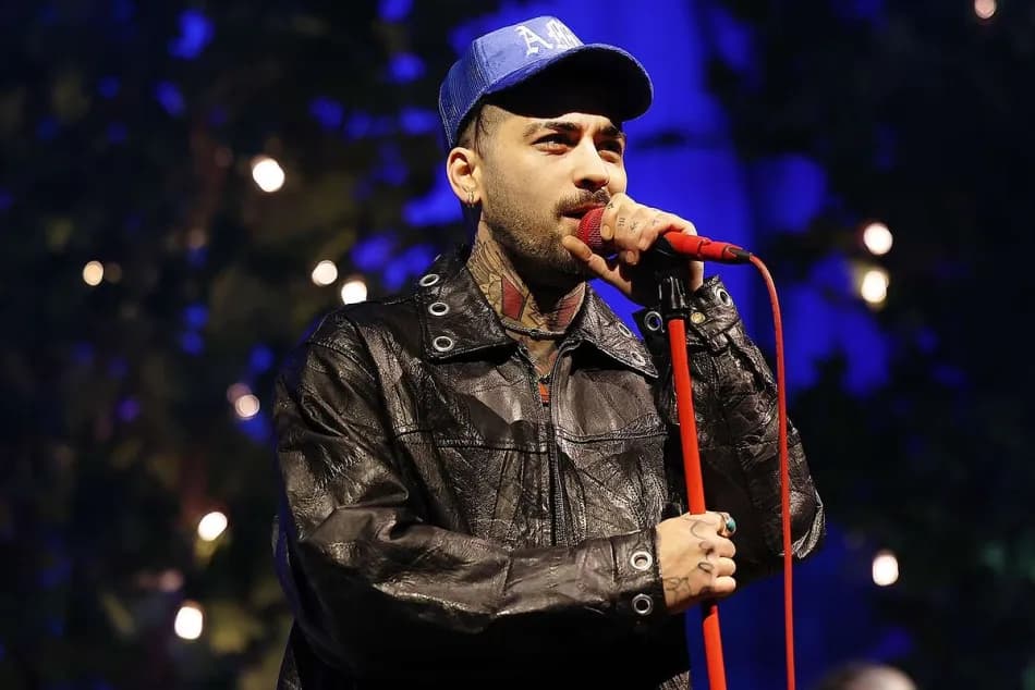 Zayn Malik hastaneye kaldırıldığını açıkladı