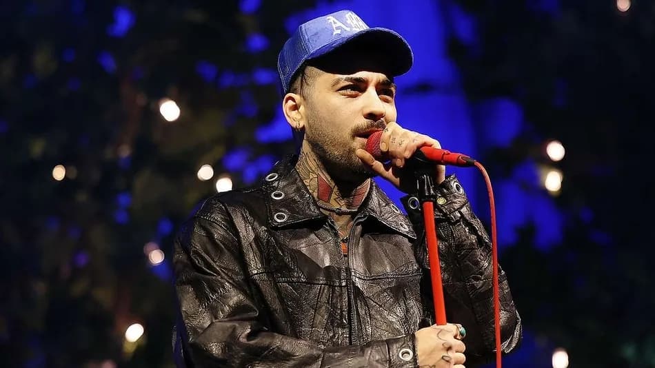 Zayn Malik hastaneye kaldırıldığını açıkladı