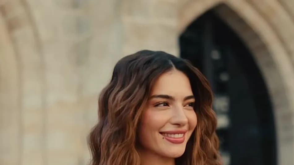 Melisa Aslı Pamuk Paris Moda Haftası’nda Göründü