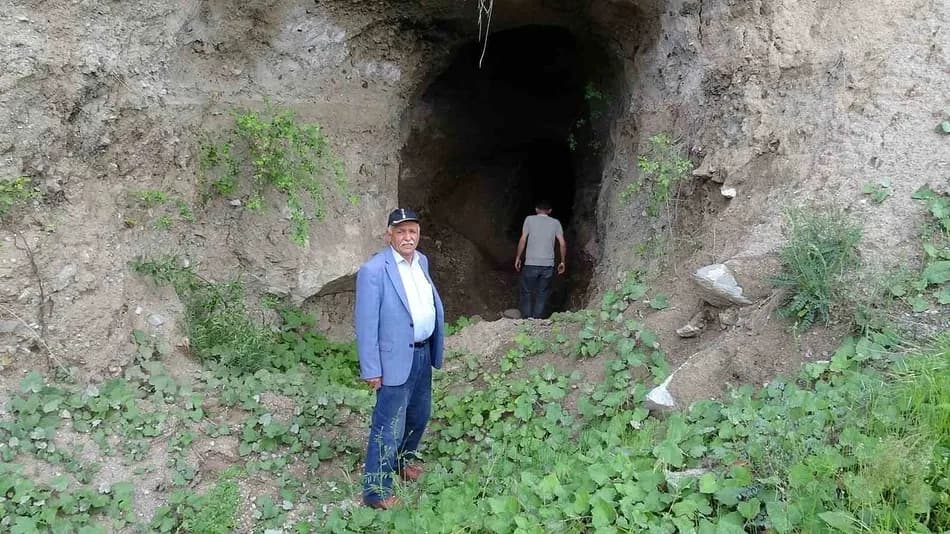 Malatya’da 50 yıl önce elle kazılan su tüneli hâlâ tarım arazilerini suluyor