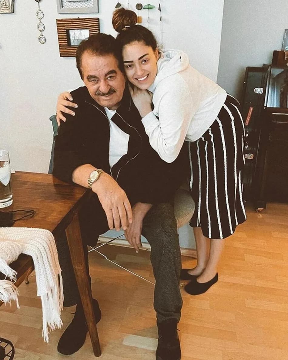 Dilan Çıtak'ın TRT Müzik'teki performansı sosyal medyada gündem oldu