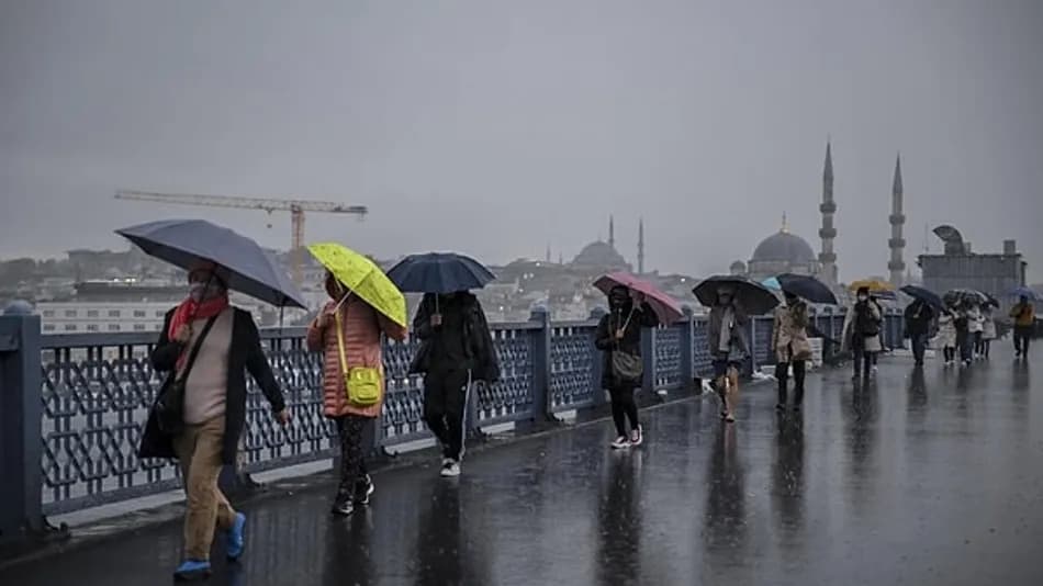 AKOM İstanbul için tarih verdi: Gök gürültülü sağanak geliyor