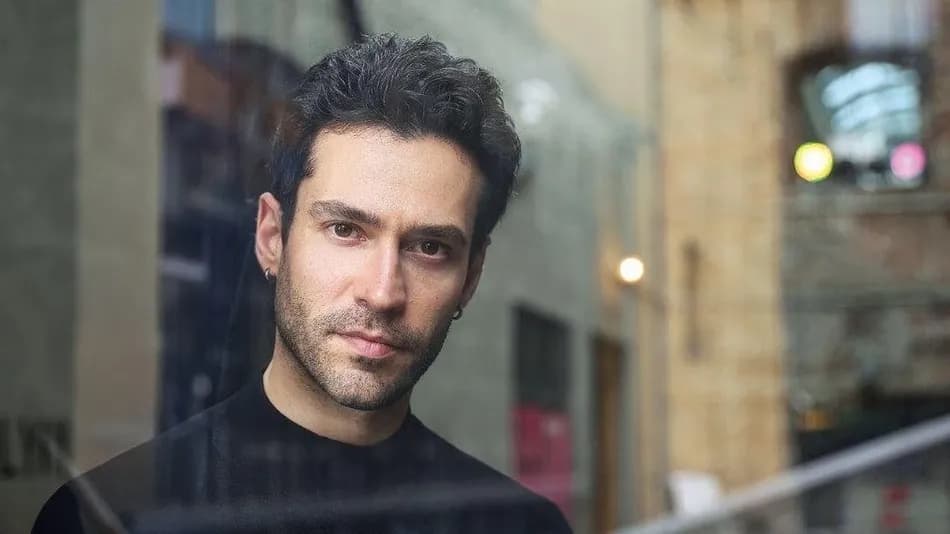 Show TV'nin Muhtemel Aşk dizisinde erkek başroller belli oldu