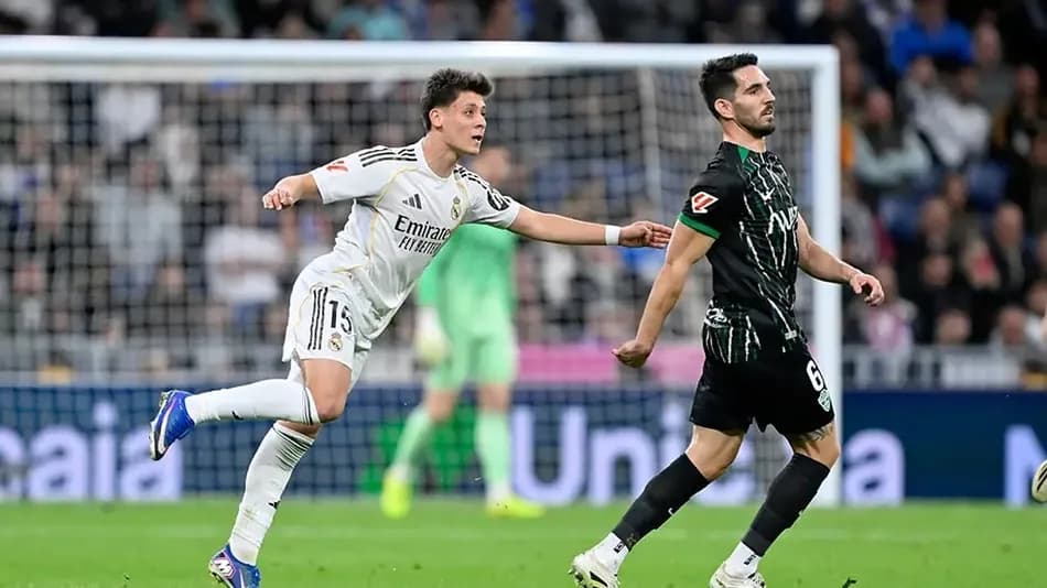 Messi, Zambiya maçında orta sahadan şut denedi