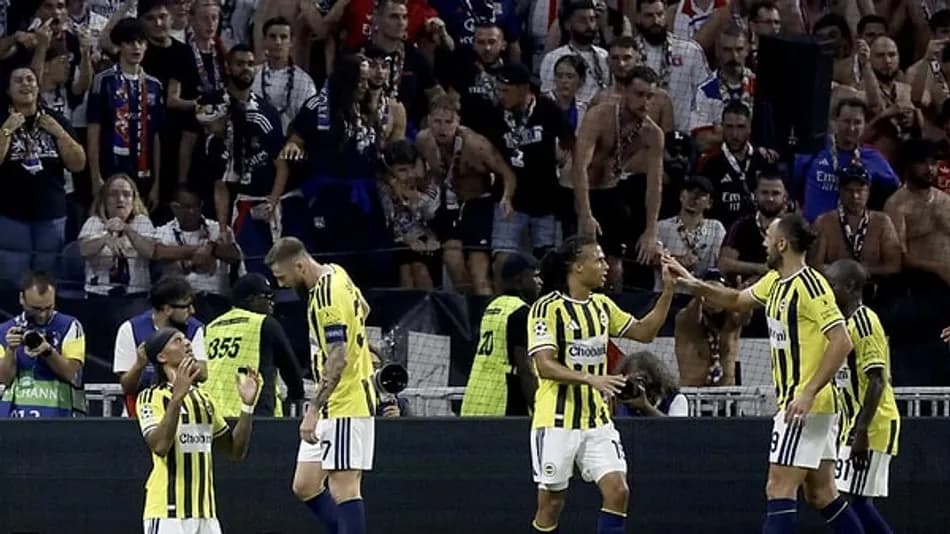 Fenerbahçe Lyon’u yenerek Şampiyonlar Ligi’ne kaldı