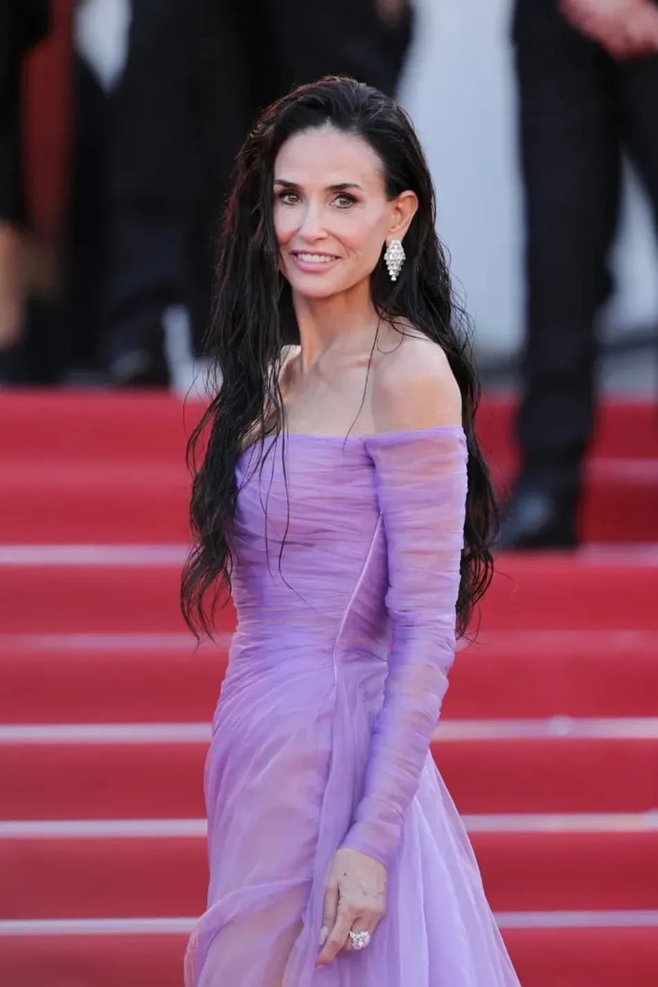 Demi Moore'un Cannes görünümü sosyal medyada tartışma yarattı