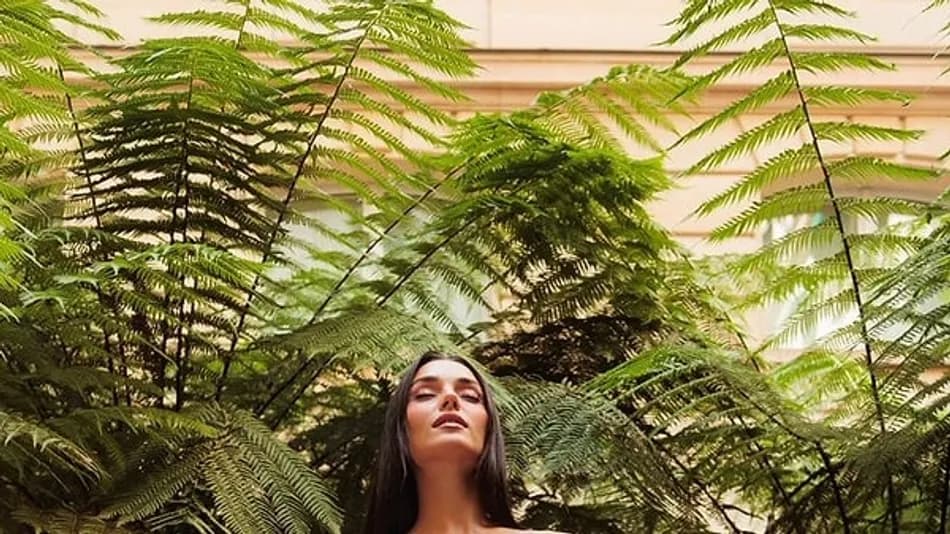 Hande Erçel Paris Moda Haftası 2026 stiliyle gündem oldu