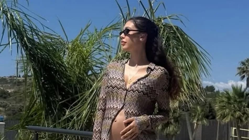 Özlem Ada Şahin’in Tatil Paylaşımına Gelen Yorum Gündem Oldu