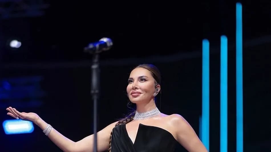 Ebru Yaşar Kuşadası’nda senfoni konseri verdi