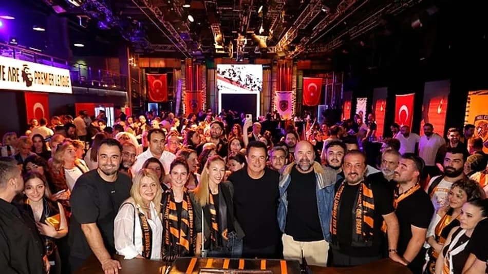 Acun Ilıcalı Hull City’nin Premier Lig başarısını kutladı
