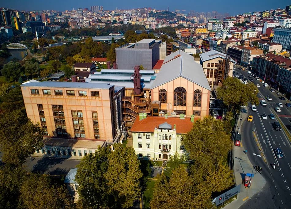 Resmî Gazete kararıyla İstanbul Bilgi Üniversitesi'nin faaliyet izni kaldırıldı