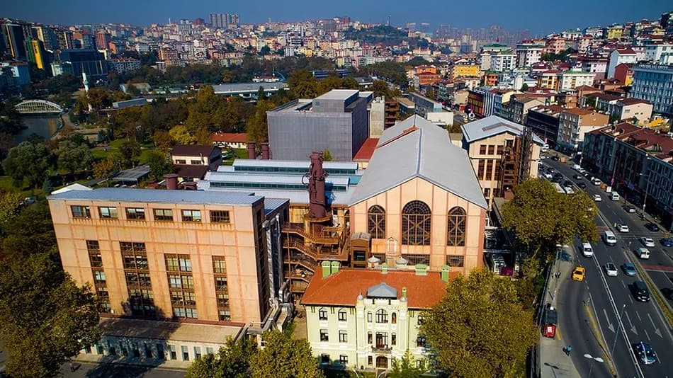Resmî Gazete kararıyla İstanbul Bilgi Üniversitesi'nin faaliyet izni kaldırıldı