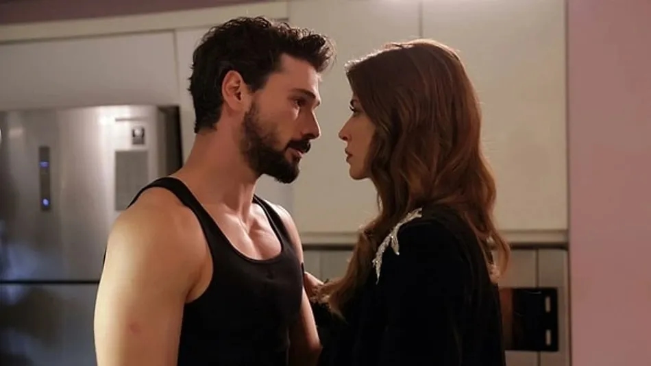 Deniz Can Aktaş ve Devrim Özkan aşkına ilk set yorumu