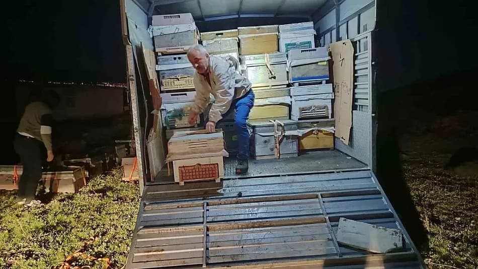 Karadenizli arıcılar yayla sezonu için Erzurum’a göç etmeye başladı