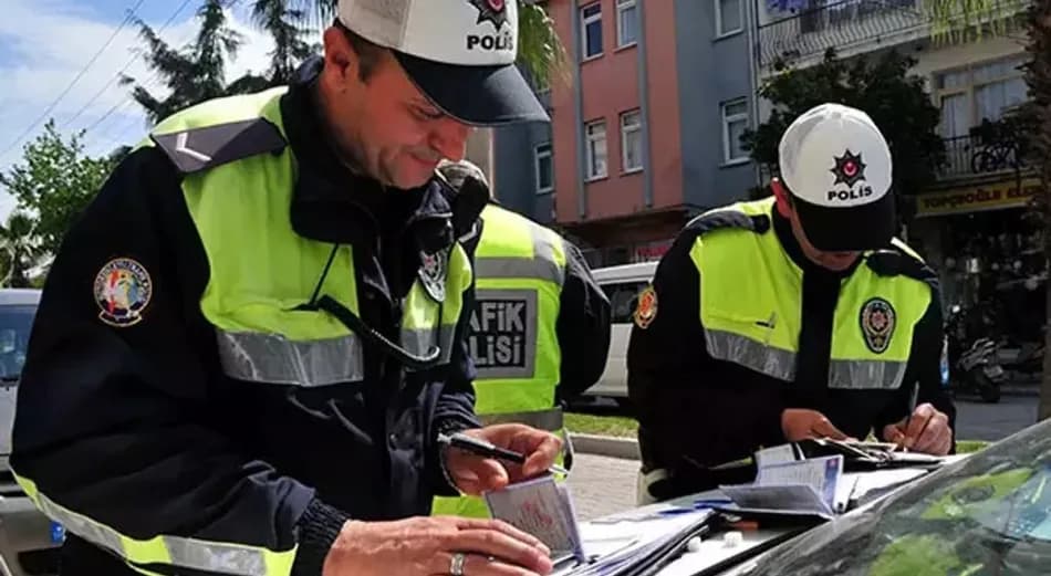 Kayseri'de trafikte kavga eden sürücülere toplam 900 bin lira ceza verildi