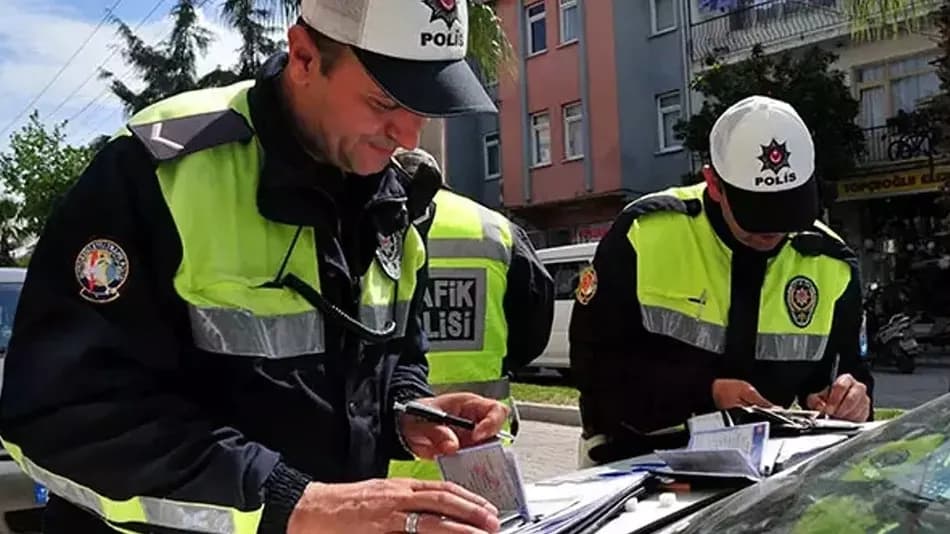 Kayseri'de trafikte kavga eden sürücülere toplam 900 bin lira ceza verildi