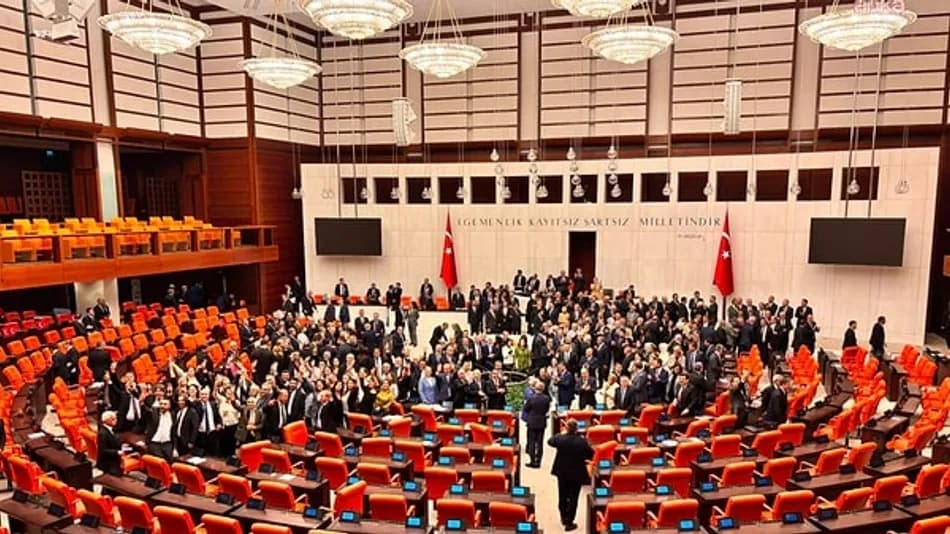 Çerçeve Yasa Resmi Gazete’de Yayımlandı ve Yürürlüğe Girdi