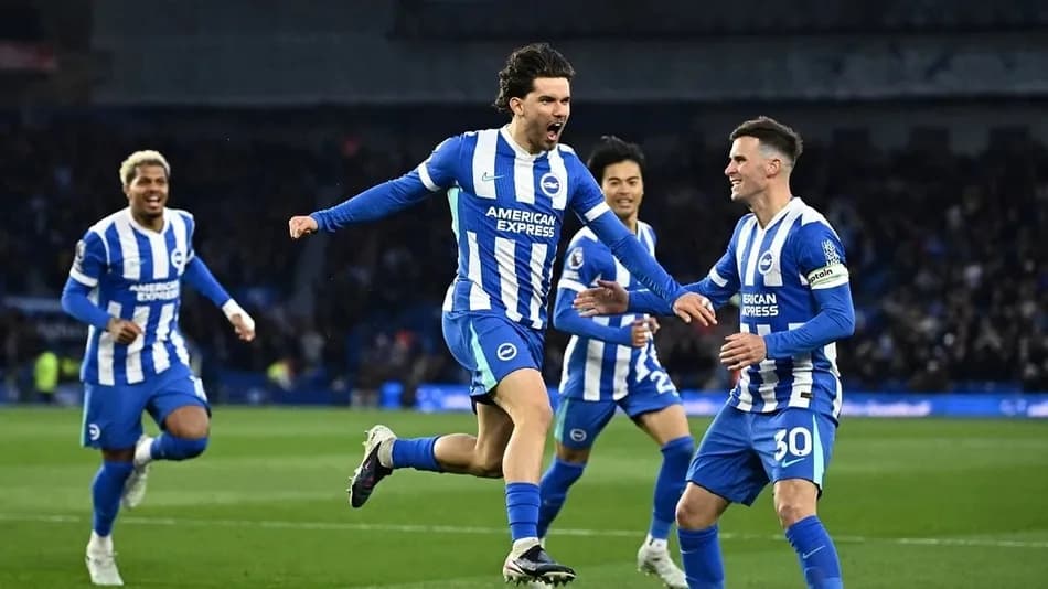 Manchester United'ın Ferdi Kadıoğlu ile ilgilendiği iddia edildi