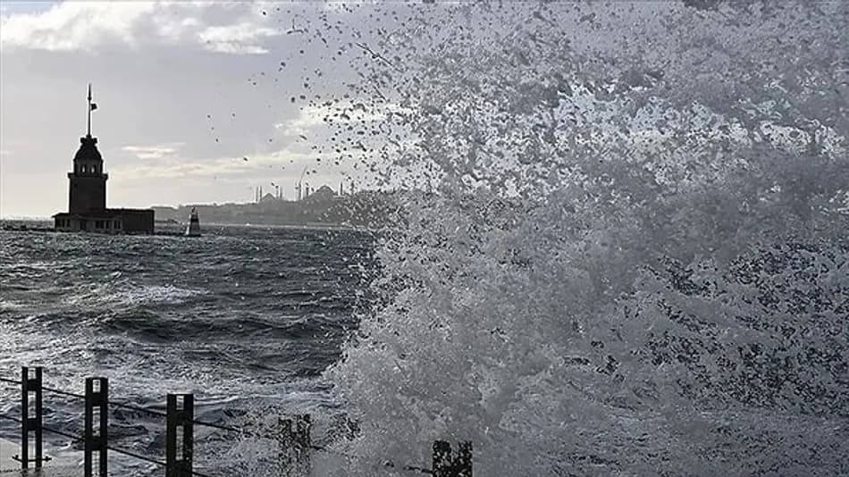 Meteoroloji ve İçişleri Bakanlığı'ndan fırtına ve sağanak uyarısı