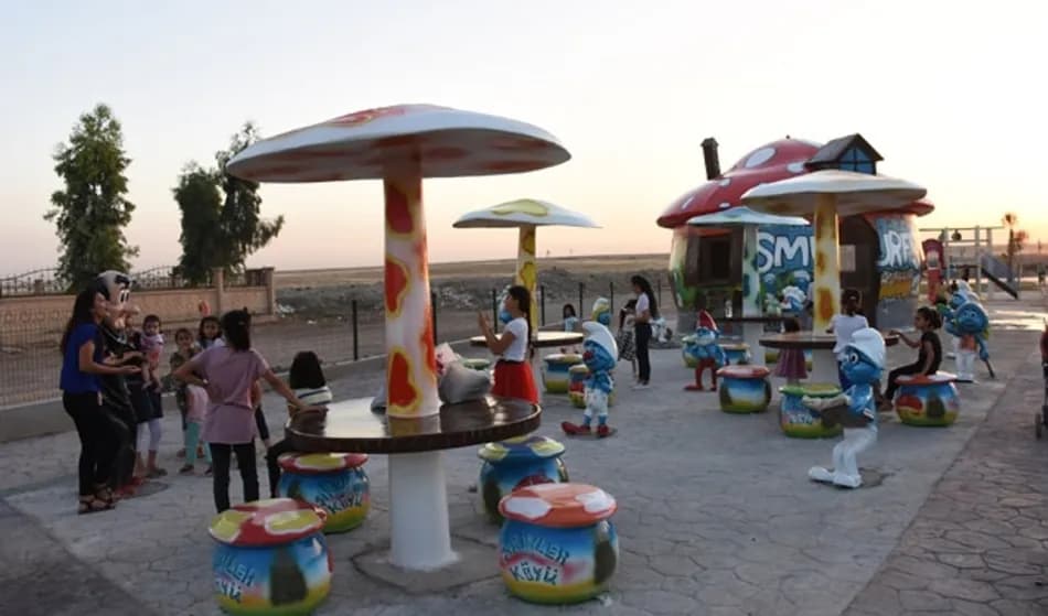 Şirinler temalı parkların telif uyarıları nedeniyle kaldırıldığı öne sürüldü