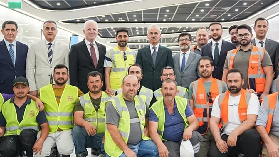 Gayrettepe-Halkalı Metro Hattı yarın açılıyor