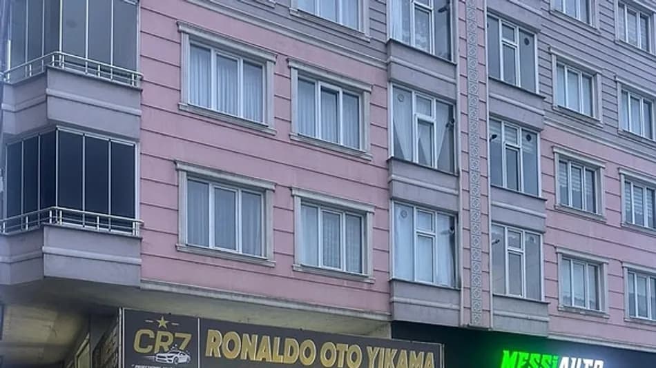 Trabzon Of’ta Messi ve Ronaldo Oto Yıkamacıları Gündem Oldu
