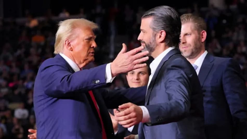 Trump, oğlunun düğününe katılamayacağını açıkladı