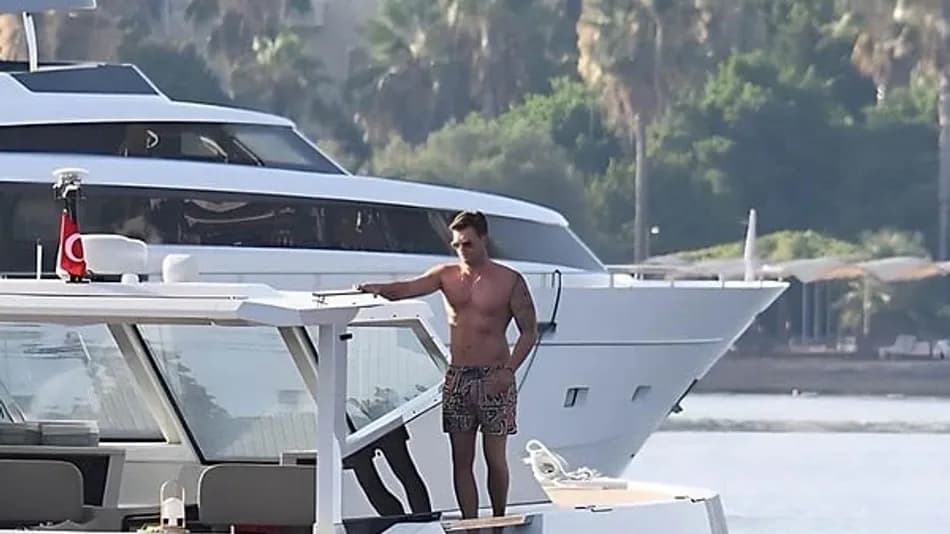 Kıvanç Tatlıtuğ’un Satıştaki Teknesi Gündem Oldu