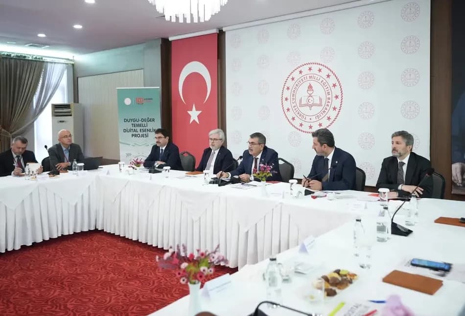 MEB, okullarda 'Duygu Değer Temelli Esenlik Projesi'ni 40 ilde pilot olarak başlattı