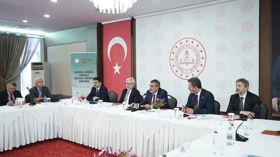 MEB, okullarda 'Duygu Değer Temelli Esenlik Projesi'ni 40 ilde pilot olarak başlattı
