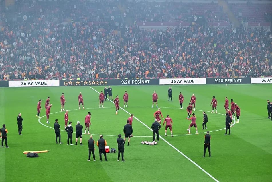 Ahmet Çakar, Galatasaray Yenilgisi Sonrası Okan Buruk'u Eleştirdi