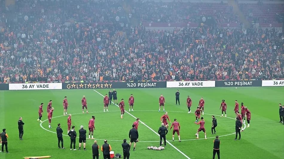 Ahmet Çakar, Galatasaray Yenilgisi Sonrası Okan Buruk'u Eleştirdi