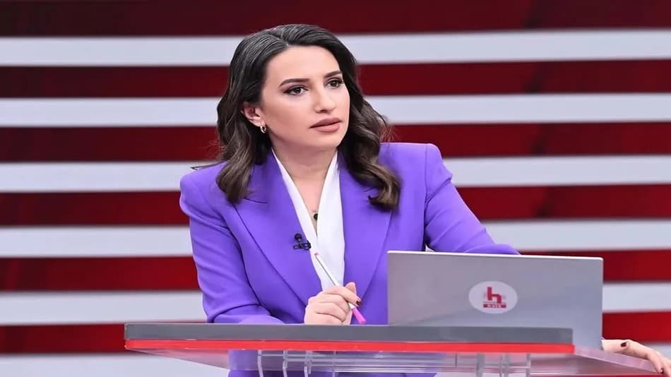 Halk TV Spikeri Gözde Şeker Ayrılacağını Canlı Yayında Duyurdu