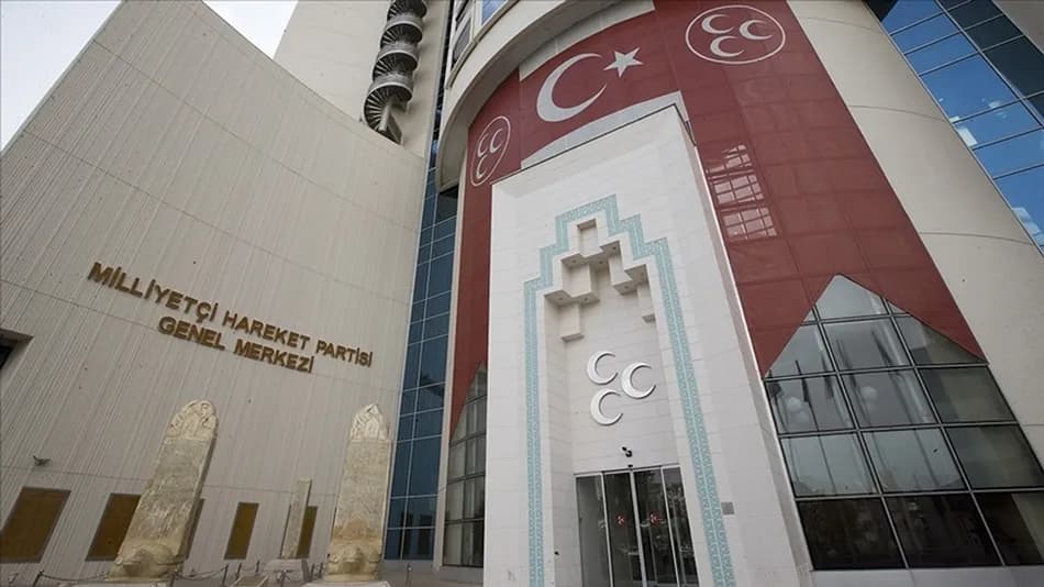 MHP, İstanbul il teşkilatı ve 39 ilçe teşkilatını feshetti