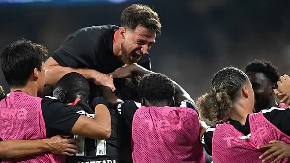 Beşiktaş, Fenerbahçe derbisini deplasmanda 2-1 kazandı
