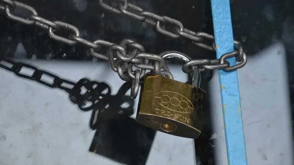 Kadıköy’de bazı eğlence mekanları operasyon sonrası mühürlendi