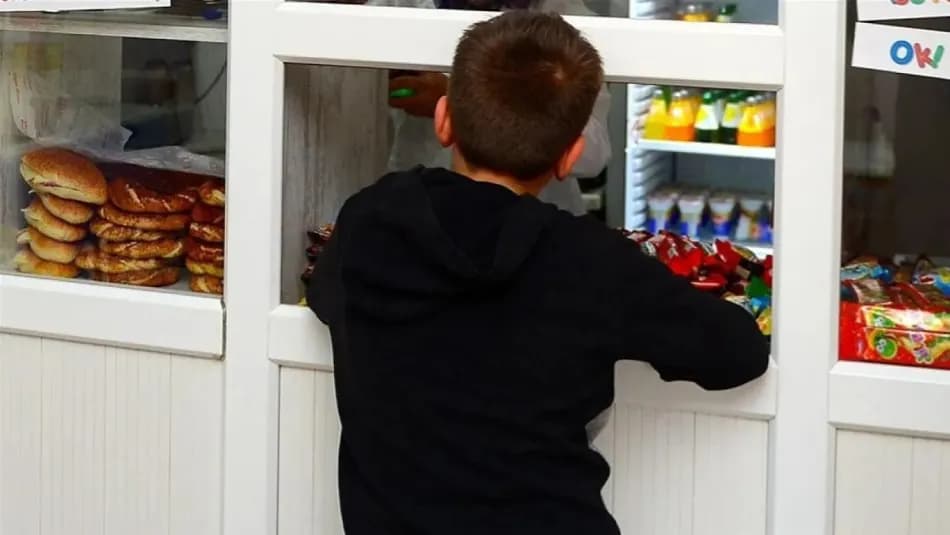 İstanbul'da 100 bin öğrenciye aylık 2 bin lira kantin desteği verilecek