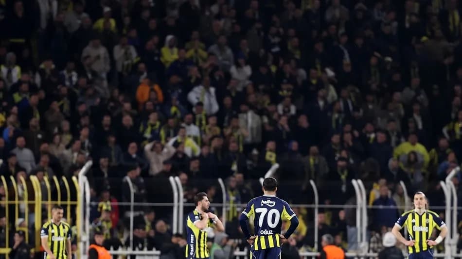 Fenerbahçe'nin nisan ayındaki kritik puan kayıpları dikkat çekti