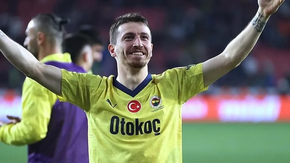 Fenerbahçe Mert Hakan Yandaş ile 1 Yıllık Sözleşme Yeniledi
