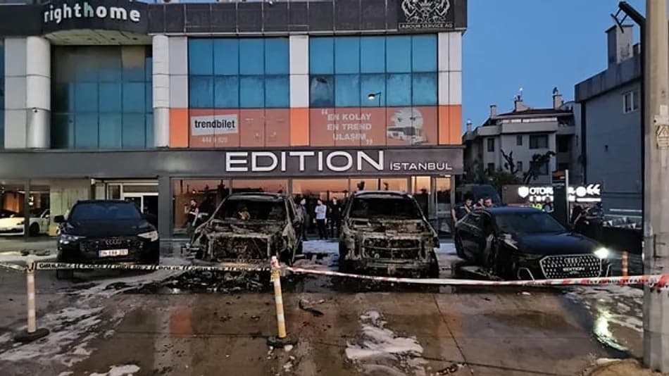 Bakırköy’de Oto Galeride Yangın: 50 Milyon TL’lik Hasar
