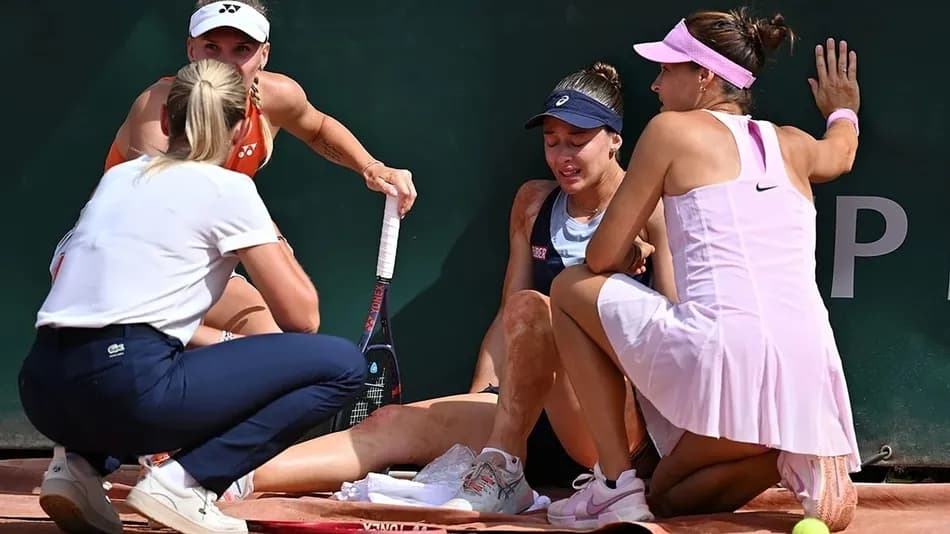 Zeynep Sönmez Roland Garros'ta Sakatlandı