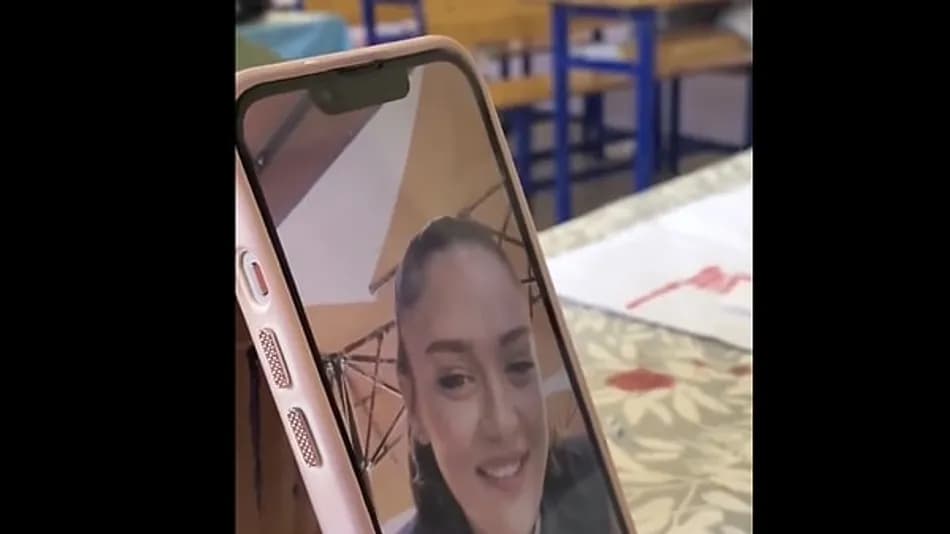Zehra Güneş, Hayranı Ruken ile Görüntülü Görüştü