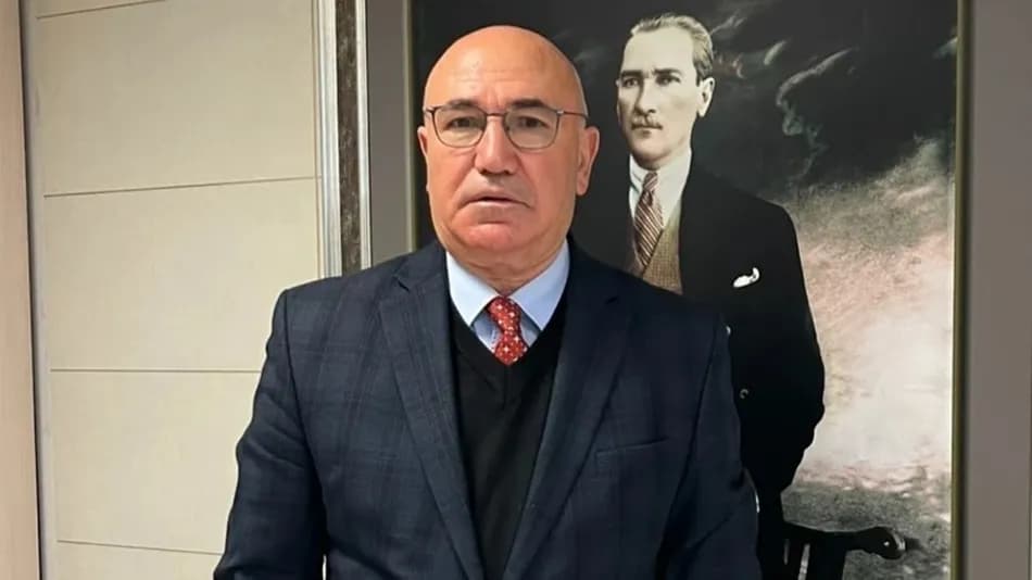 CHP Genel Merkezi önünde tahliye iddiaları sonrası arbede yaşandı
