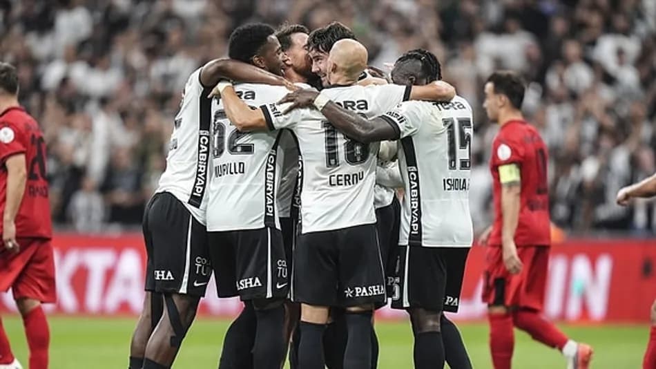 Beşiktaş, Çorum FK’yı Vlahovic’in hat-trickiyle 6-2 yendi