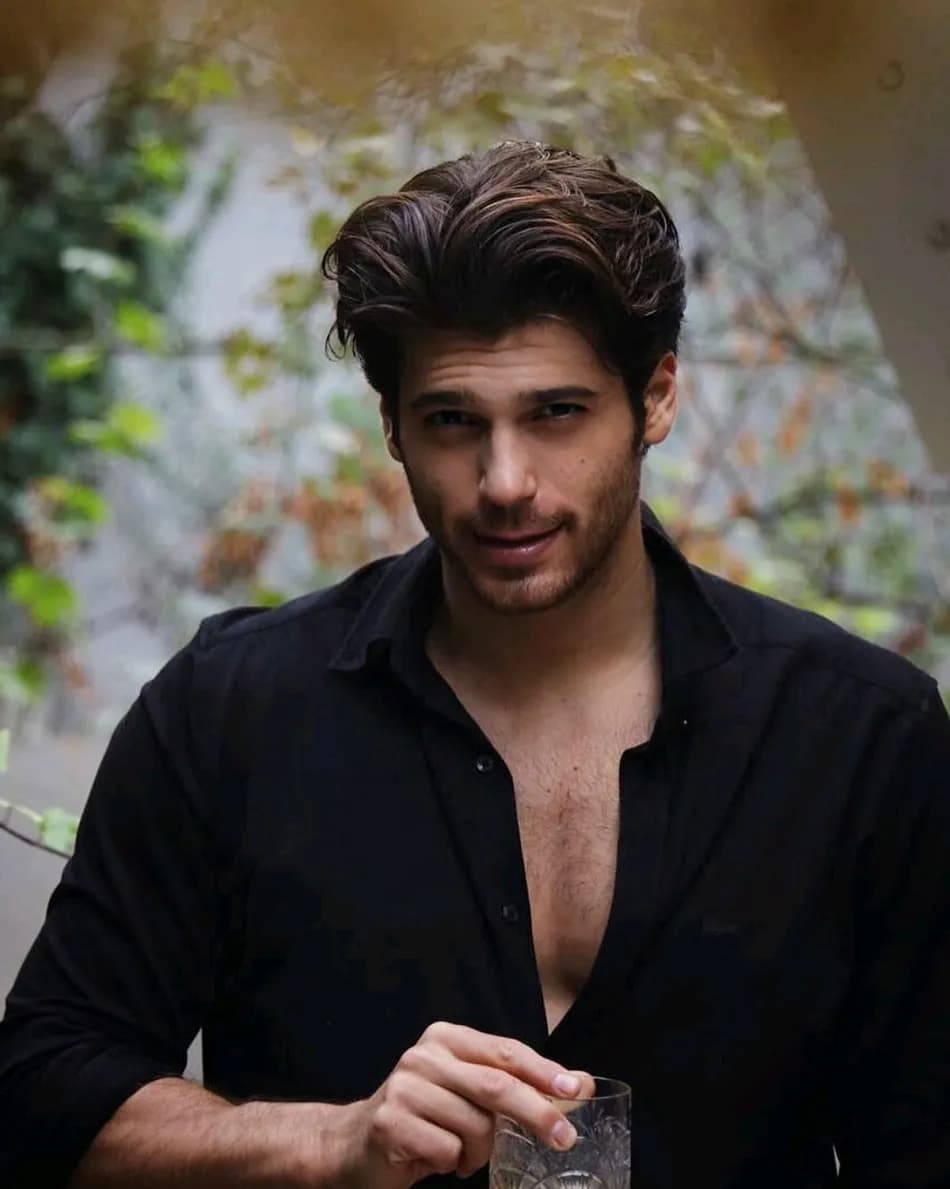 Can Yaman, ten rengiyle ilgili yorumlara sosyal medyadan yanıt verdi