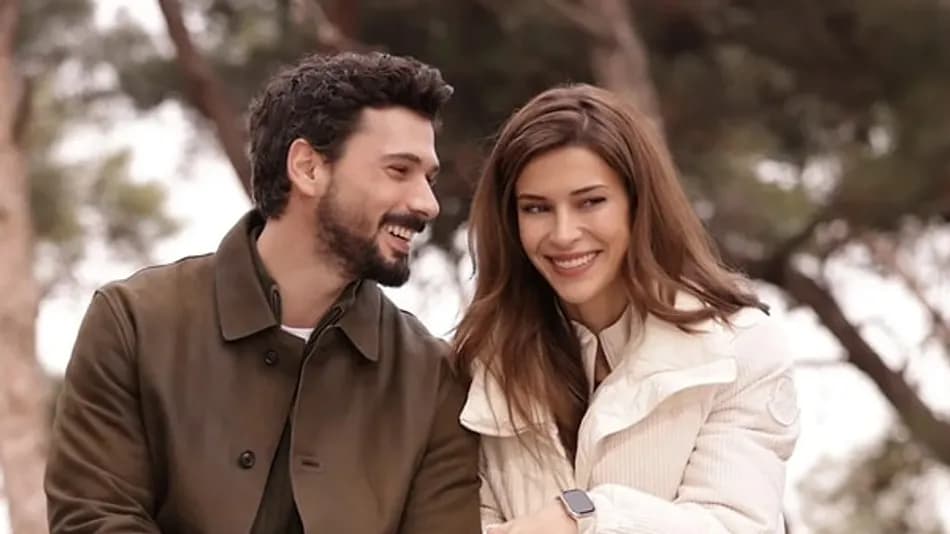 Deniz Can Aktaş ve Devrim Özkan el ele görüntülendi