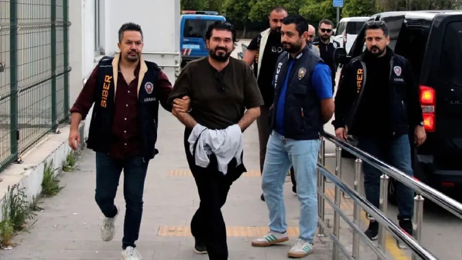 Rasim Ozan Kütahyalı'nın Nafaka Borcu Nedeniyle Tazyik Hapsi Cezası Aldığı İddia Edildi